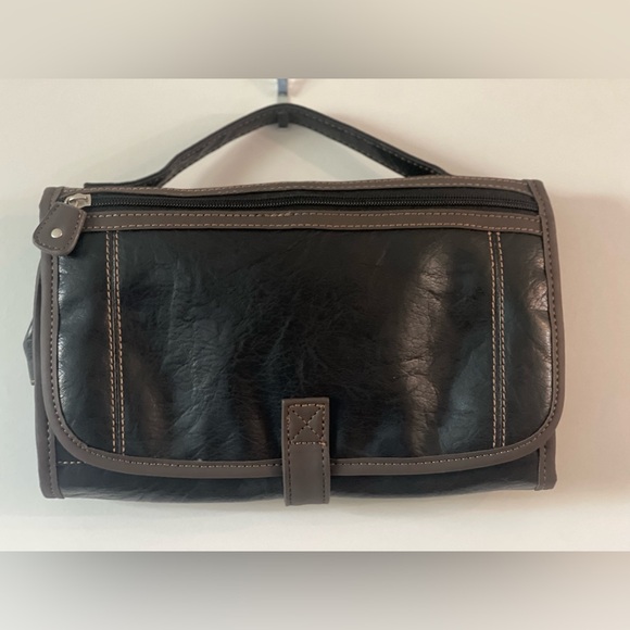 Other - NWOT Unisex Black /Brown Vegan Leather TRIFOLD TOILETRY BAG with carry handle